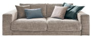 Zweisitzer-Sofa aus beigem Cordstoff mit vier verschiedenfarbigen Kissen, Frontalansicht