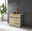 Voleo Kommode DETROIT Moderne Kommode aus Holz mit vier Schubladen und zwei Türen, dekoriert mit Vasen und Körben, seitliche Perspektive
