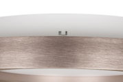 Nahaufnahme einer LED-Deckenleuchte mit modernem Design, seitliche Perspektive