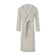 Beiger Kapuzenbademantel in Größe L, frontal abgebildet mit Gürtel.