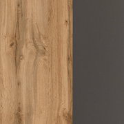 Nahaufnahme einer Küchenfront mit Holzoptik und grauer Oberfläche, vertikale Ansicht