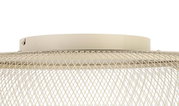 Nahaufnahme einer LED-Deckenleuchte mit einem Gitterdesign, seitliche Perspektive