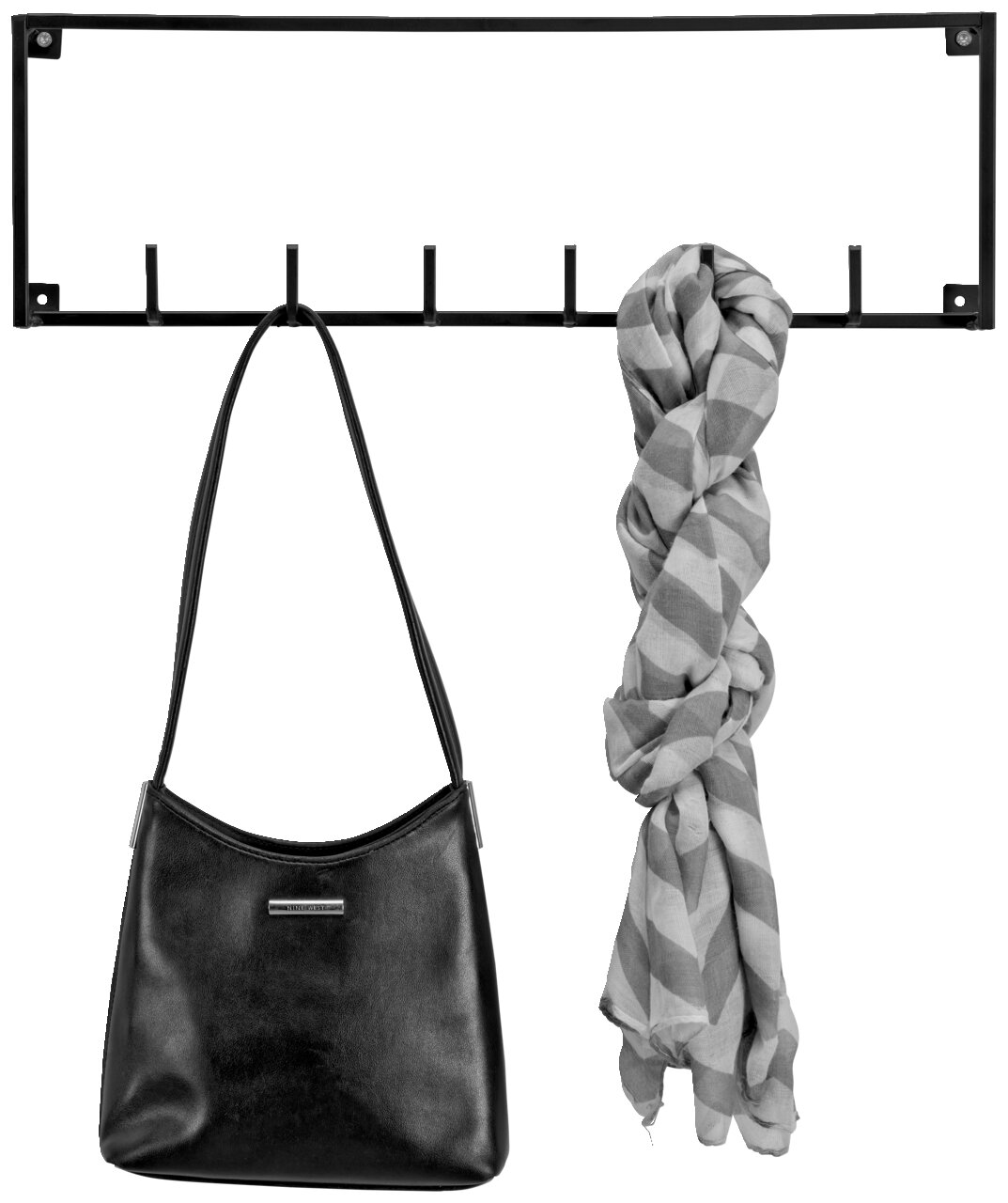 Schwarze Hakenleiste mit sechs Haken, frontal abgebildet, mit einer schwarzen Tasche und einem grauen Schal daran hängend.