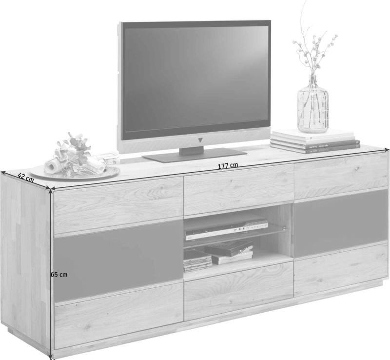 TV-Lowboard aus Holz mit Glasfronten, 177 cm breit, 65 cm hoch, 42 cm tief, frontal abgebildet mit Dekoration und Fernseher.