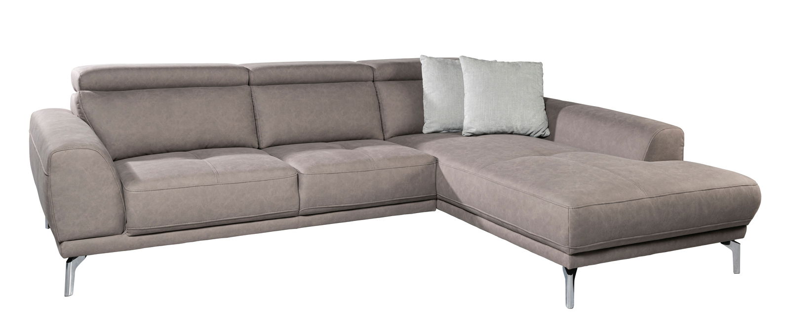 Graues Ecksofa mit verstellbaren Kopfstützen und zwei hellen Kissen, Perspektive von vorne rechts