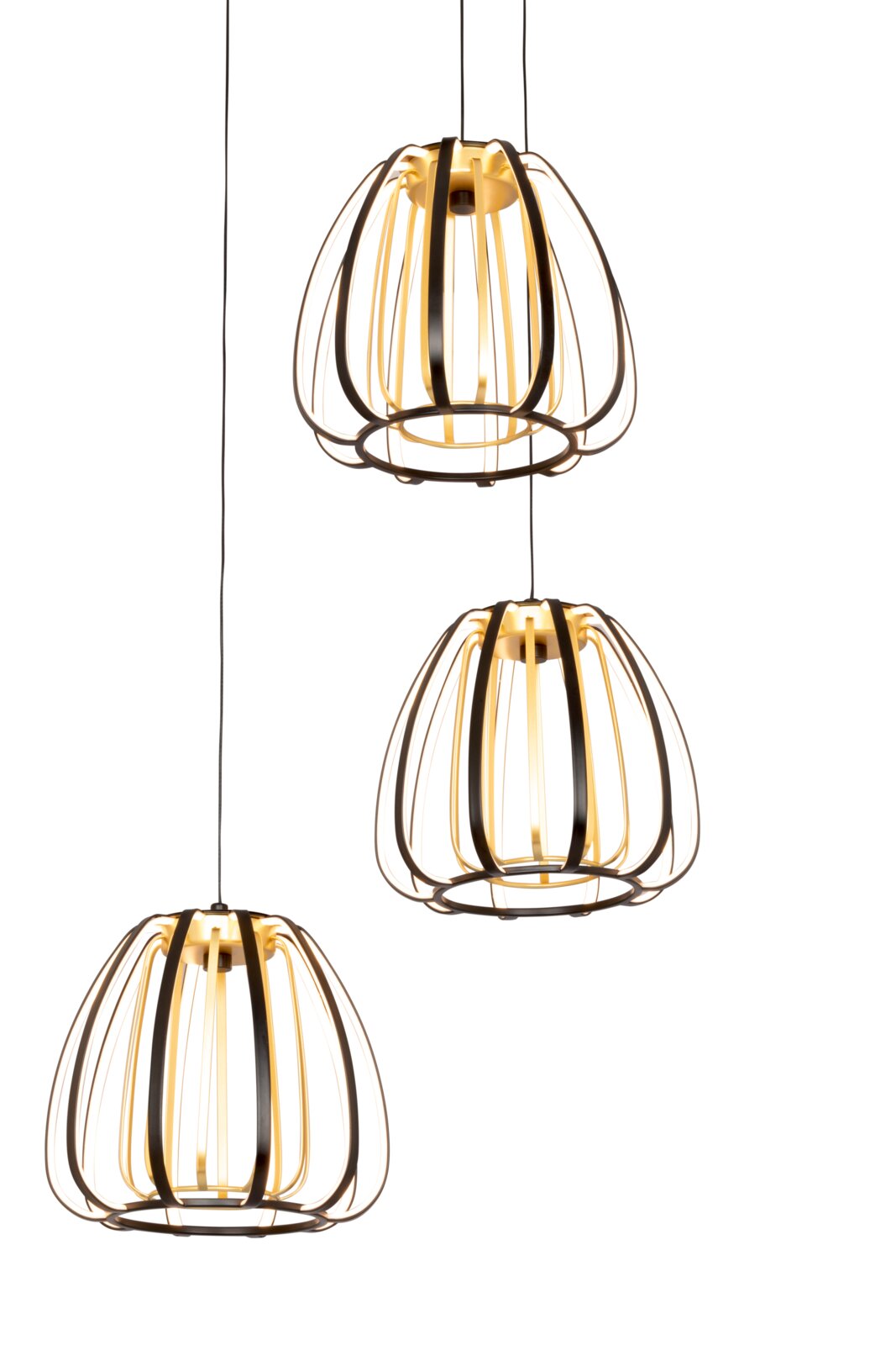 Drei moderne LED-Hängeleuchten mit schwarzem Metallrahmen und warmem Licht, aus der Seitenperspektive betrachtet.