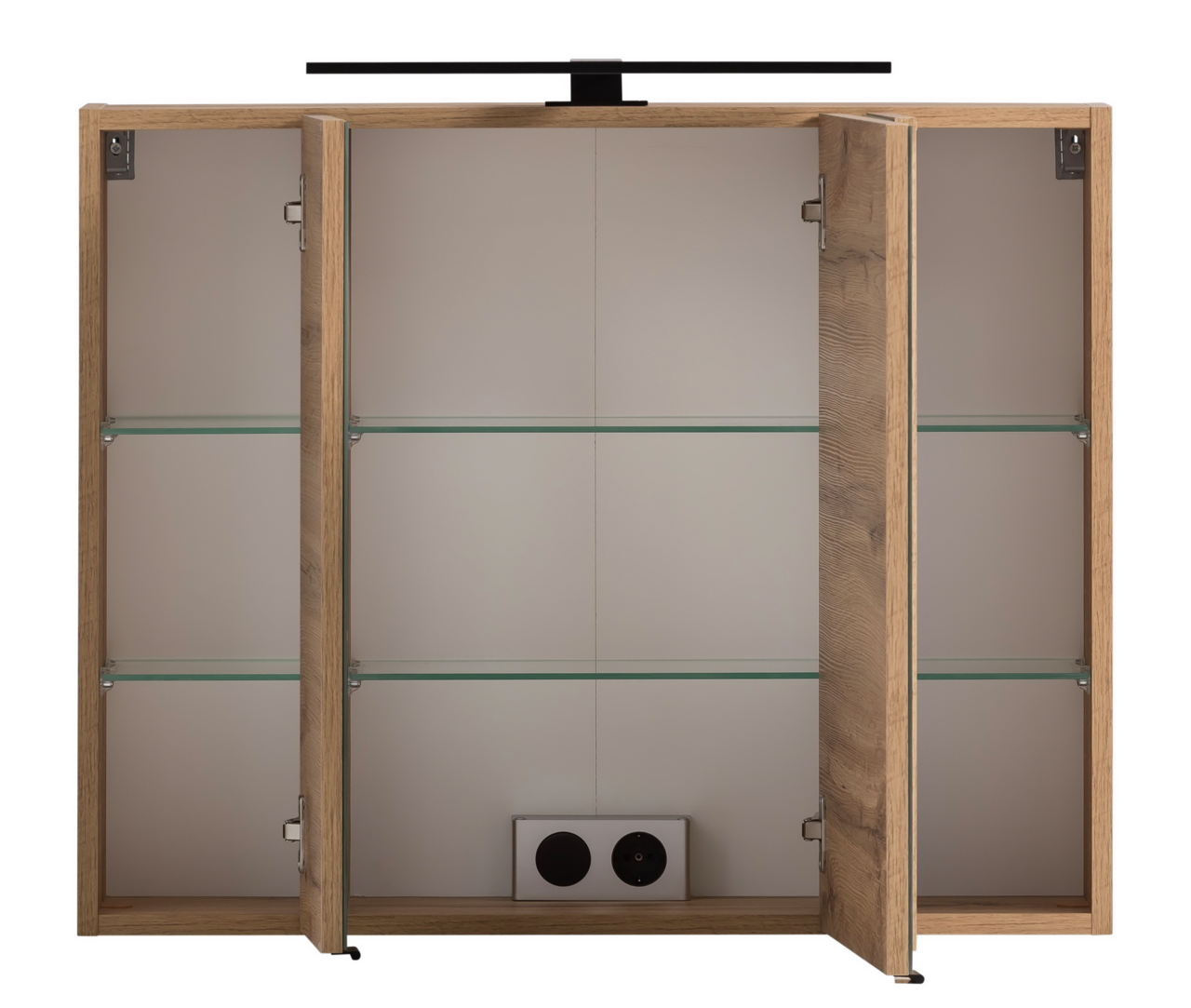 Offener Spiegelschrank mit Holzrahmen, zwei Glaseinlegeböden und integrierter Steckdose, frontale Ansicht.