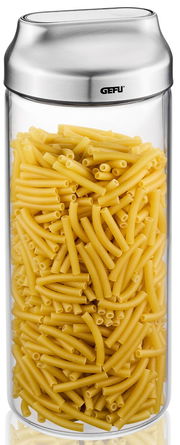 Vorratsdose aus Glas mit Edelstahl-Deckel, gefüllt mit Nudeln, aus der Frontalperspektive.