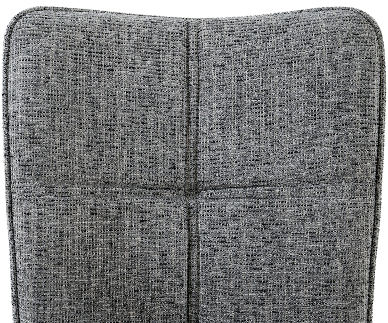 Close-up van de rugleuning van een grijze, gestructureerde stoffen stoel.