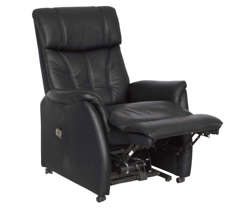 Schwarzer Fernsehsessel in halbliegender Position, seitliche Perspektive