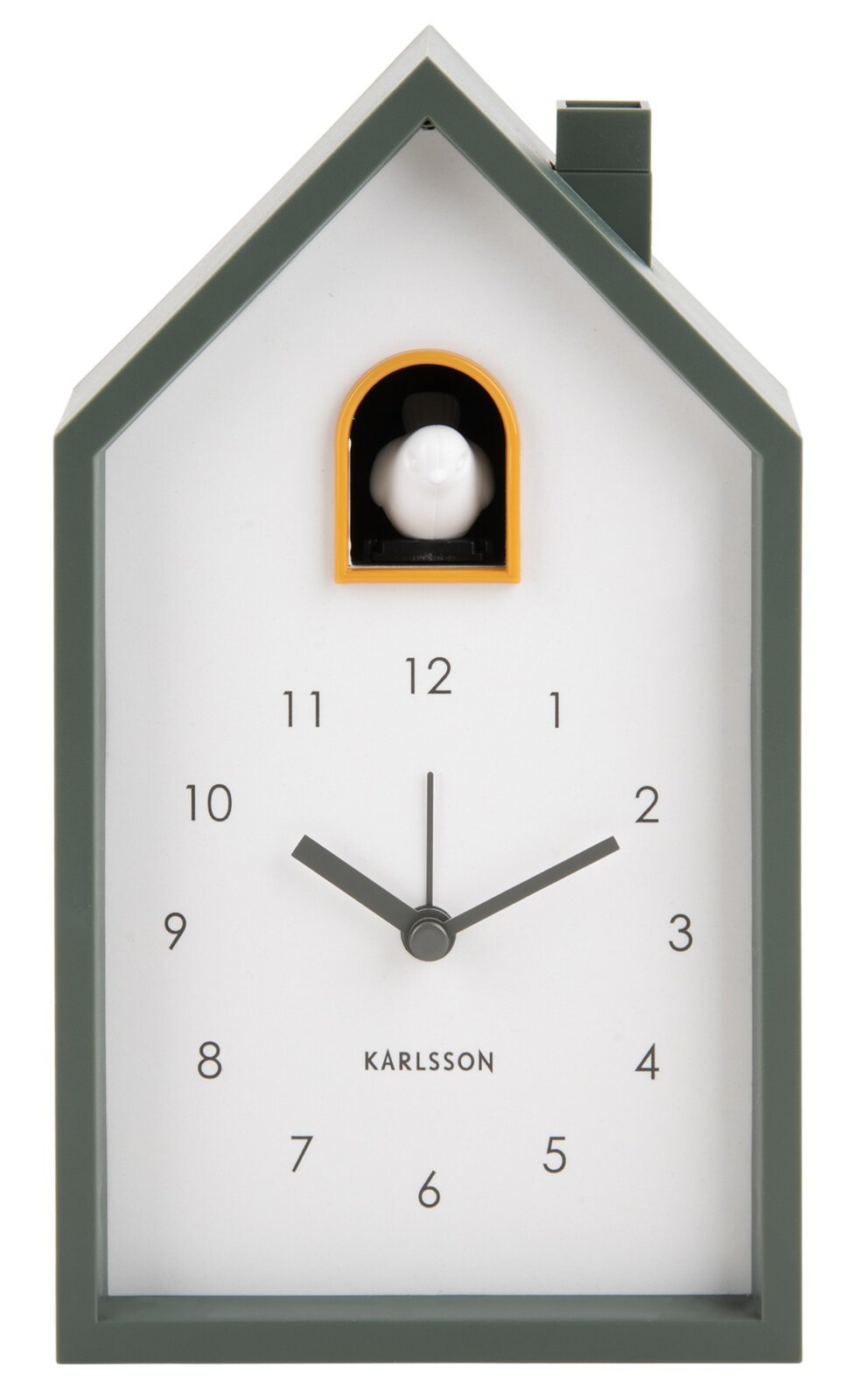 Moderner KARLSSON Wecker in Form eines Hauses mit Kuckuck, frontal abgebildet.