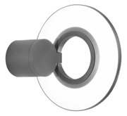 Moderne LED-buitenwandlamp in zijaanzicht met een ronde, transparante lichtring en een grijze behuizing.