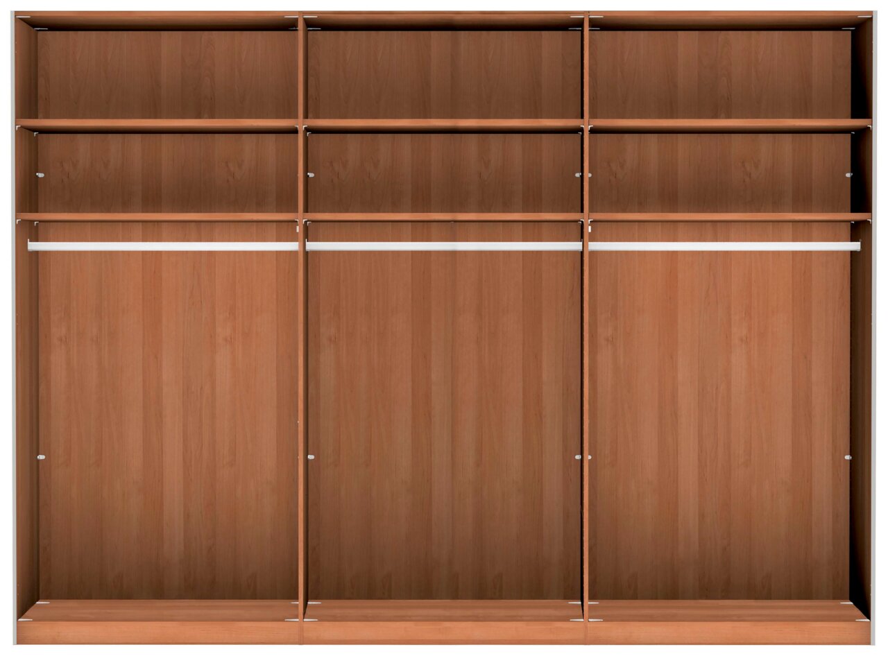 Frontale Ansicht eines dreitürigen Schwebetürenschranks aus Holz mit mehreren Fächern und Kleiderstangen.