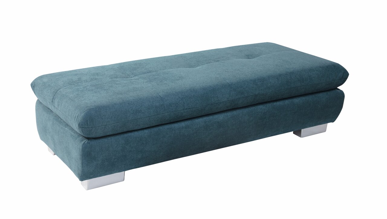 Blauer Hocker mit rechteckiger Form und silbernen Füßen, seitliche Perspektive