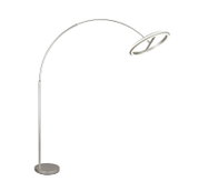 Moderne LED-Bogenleuchte in seitlicher Perspektive mit elegantem, gebogenem Design und rundem Lampenschirm.