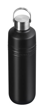 Schwarze, matte Trinkflasche mit Edelstahlverschluss, seitliche Perspektive