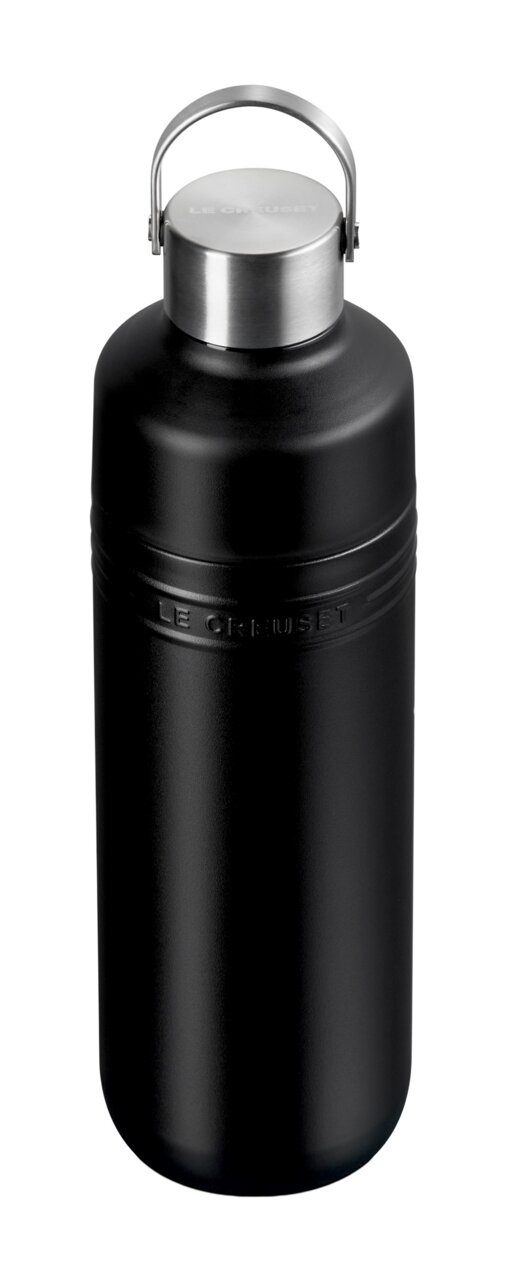Schwarze, matte Trinkflasche mit Edelstahlverschluss, seitliche Perspektive