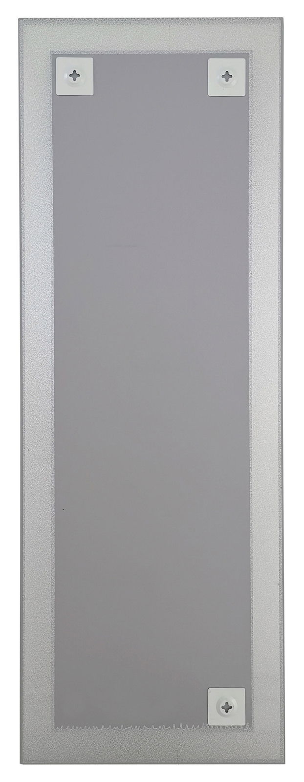 Rückansicht eines rechteckigen Spiegels mit silbernem Rahmen, ca. 50x140 cm, mit Befestigungselementen an den Ecken.