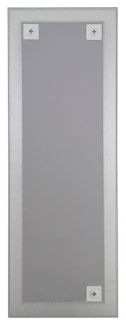 Rückansicht eines rechteckigen Spiegels mit silbernem Rahmen, ca. 50x140 cm, mit Befestigungselementen an den Ecken.