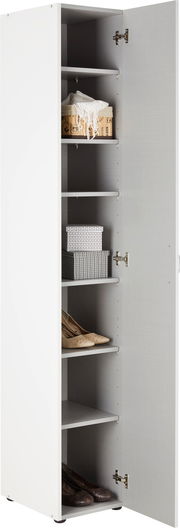 Weißer Mehrzweckschrank mit geöffneter Tür, zeigt mehrere Regalböden mit Schuhen und Aufbewahrungsboxen, seitliche Perspektive