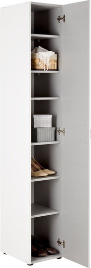 Weißer Mehrzweckschrank mit geöffneter Tür, zeigt mehrere Regalböden mit Schuhen und Aufbewahrungsboxen, seitliche Perspektive