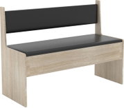 Holzbank mit schwarzer Sitz- und Rückenpolsterung in Eichenoptik, freigestellt auf weißem Hintergrund, schräg von vorne aufgenommen