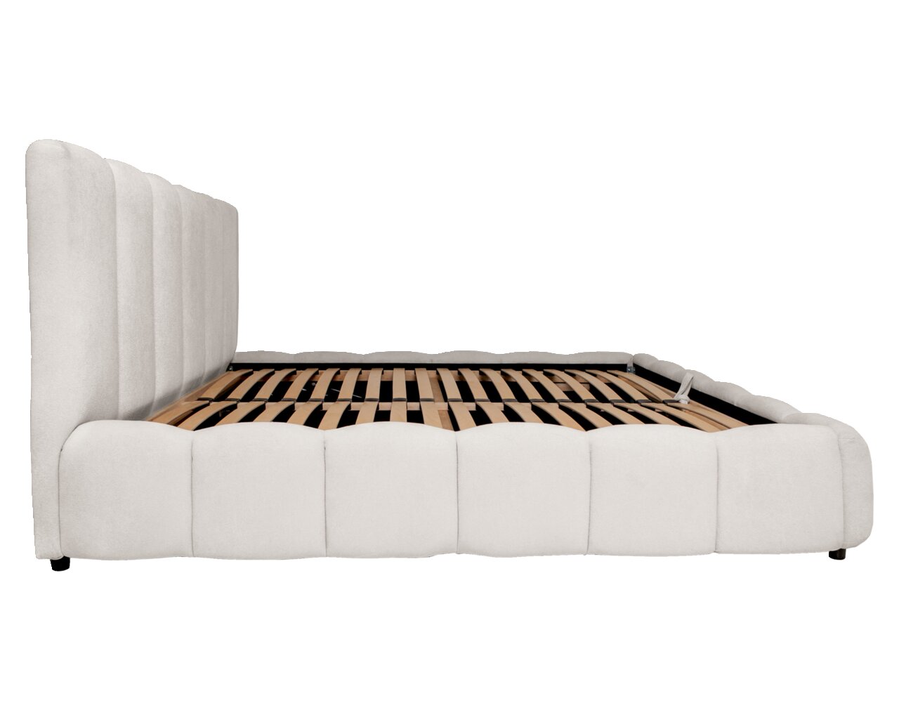 Seitliche Ansicht eines weißen Polsterbettgestells mit Lattenrost.