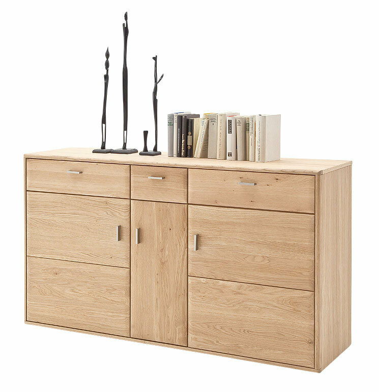 Cantus Sideboard TARRAGONA Holz-Sideboard mit drei Schubladen und zwei Türen, dekoriert mit Büchern und modernen Skulpturen, seitliche Perspektive