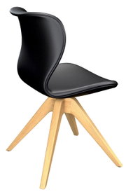 Moderner Stuhl mit schwarzem Sitz und Rückenlehne aus Kunststoff, auf einem stabilen Holzgestell. Perspektive von schräg hinten.
