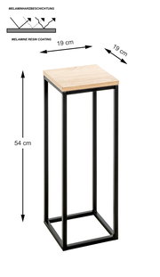 Moderner Beistelltisch mit quadratischer Holzplatte und schwarzem Metallgestell, seitliche Perspektive