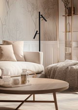 Moderne LED-Stehleuchte STREAK in einem stilvollen Wohnzimmer, seitliche Perspektive