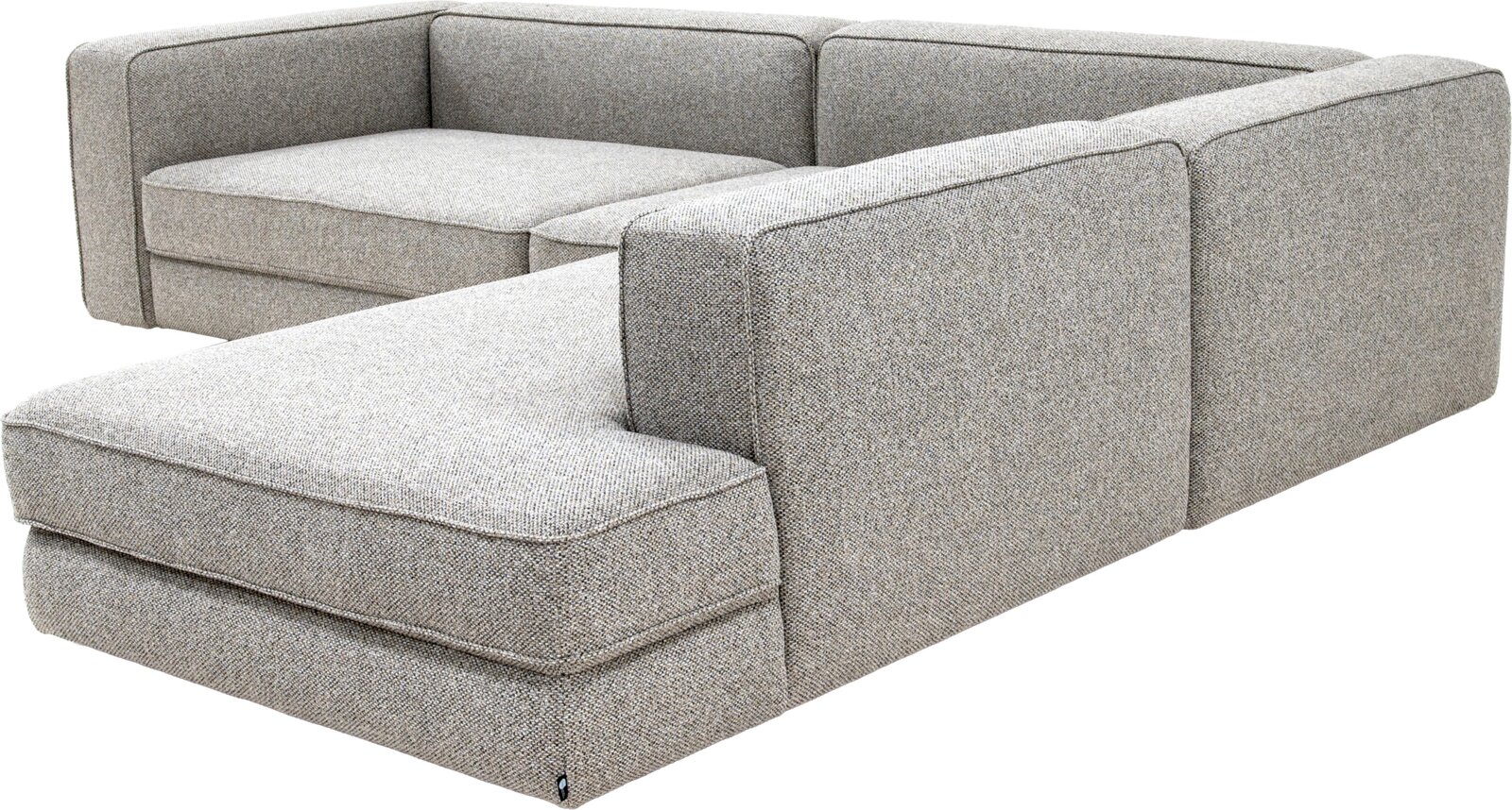 Modernes graues Stoff-Ecksofa mit Chaiselongue links und breiten Armlehnen, Ansicht schräg von vorne rechts