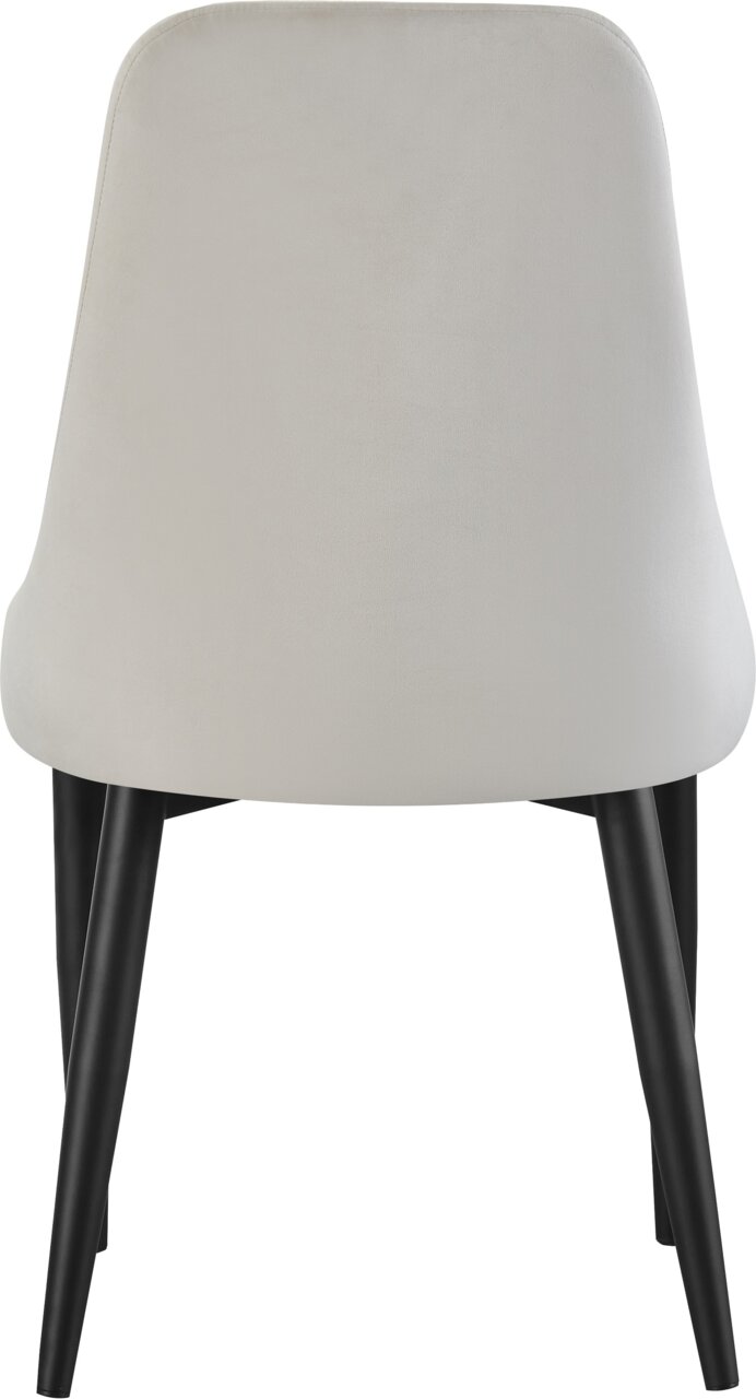 Beiger Polsterstuhl mit schwarzem Vierbein-Gestell, Rückansicht in frontaler Perspektive vor weißem Hintergrund