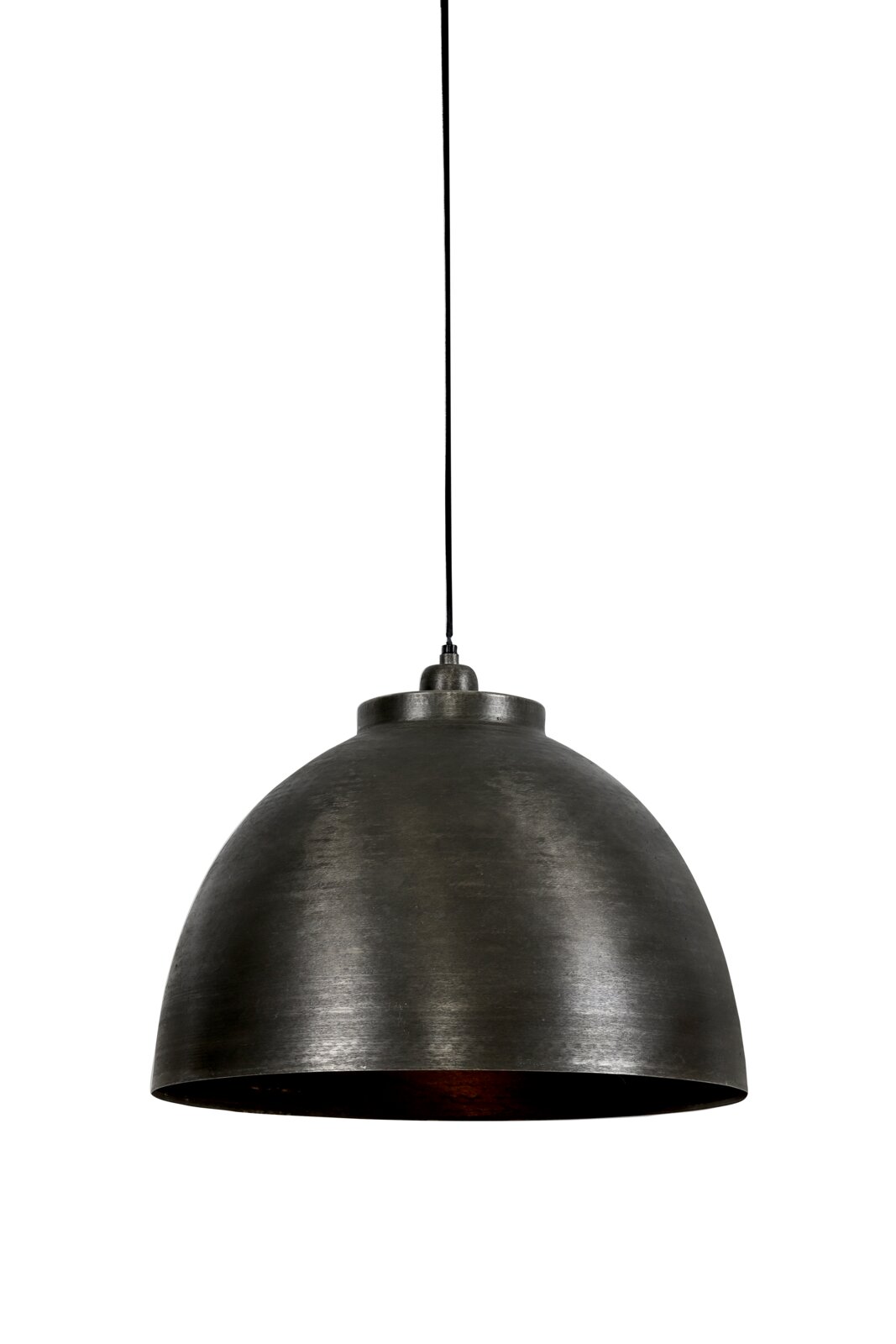 Zwarte hanglamp met halfronde kap, gezien van voren