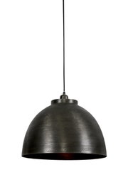 Zwarte hanglamp met halfronde kap, gezien van voren