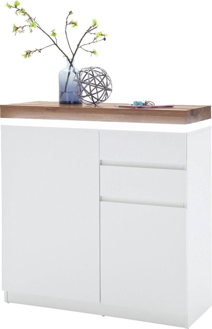 Moderner weißer Schuhschrank mit Holzplatte, dekoriert mit einer Vase und Zweigen, aus frontaler Perspektive.