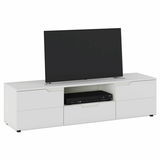 Weißes Lowboard mit sechs Schubladen und einem offenen Fach, darauf steht ein großer Flachbildfernseher, frontale Perspektive