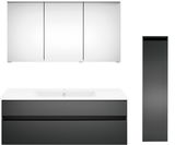 Moderne Badkombination mit Spiegelschrank, Waschbeckenunterschrank und hohem Seitenschrank, Frontalansicht