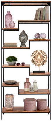 Regal mit dekorativen Objekten, frontal betrachtet