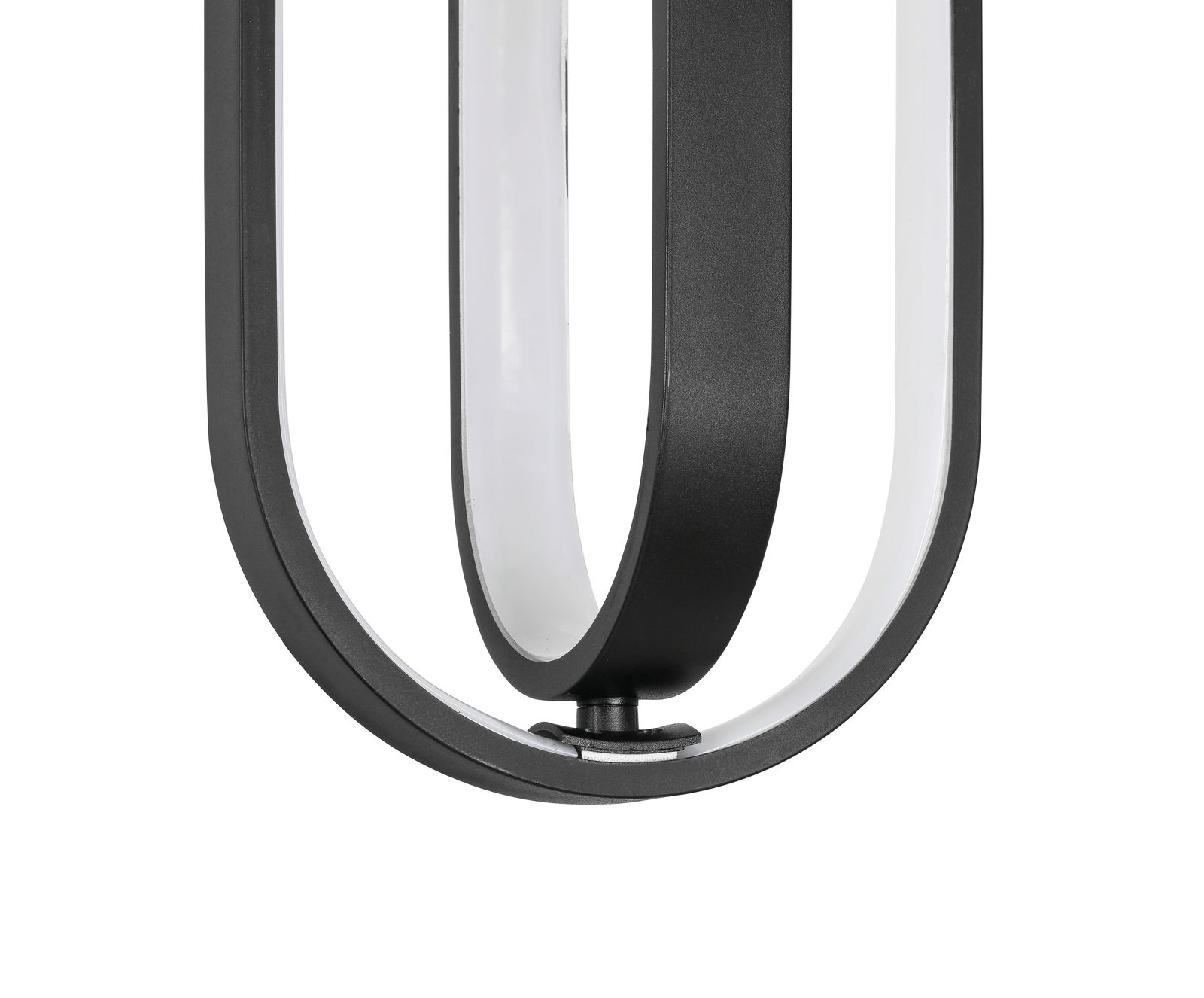 Nahaufnahme einer modernen LED-Hängeleuchte mit schwarzem Rahmen und geschwungenem Design, seitliche Perspektive.