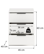 Weiße Kommode mit drei Schubladen und schwarzen Griffen, Frontansicht; Maße: 45 cm breit, 40 cm tief, 60 cm hoch, Schubladeninnenmaß ca. 36 cm breit und 33 cm tief, Tragkraft 2 kg.