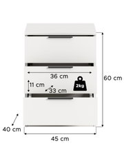 Weiße Kommode mit drei Schubladen und schwarzen Griffen, Frontansicht; Maße: 45 cm breit, 40 cm tief, 60 cm hoch, Schubladeninnenmaß ca. 36 cm breit und 33 cm tief, Tragkraft 2 kg.