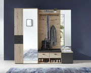 Garderoben-Set mit Holz- und Spiegelelementen, inklusive Kleiderhaken, Sitzbank und Schuhablage, aus frontaler Perspektive.