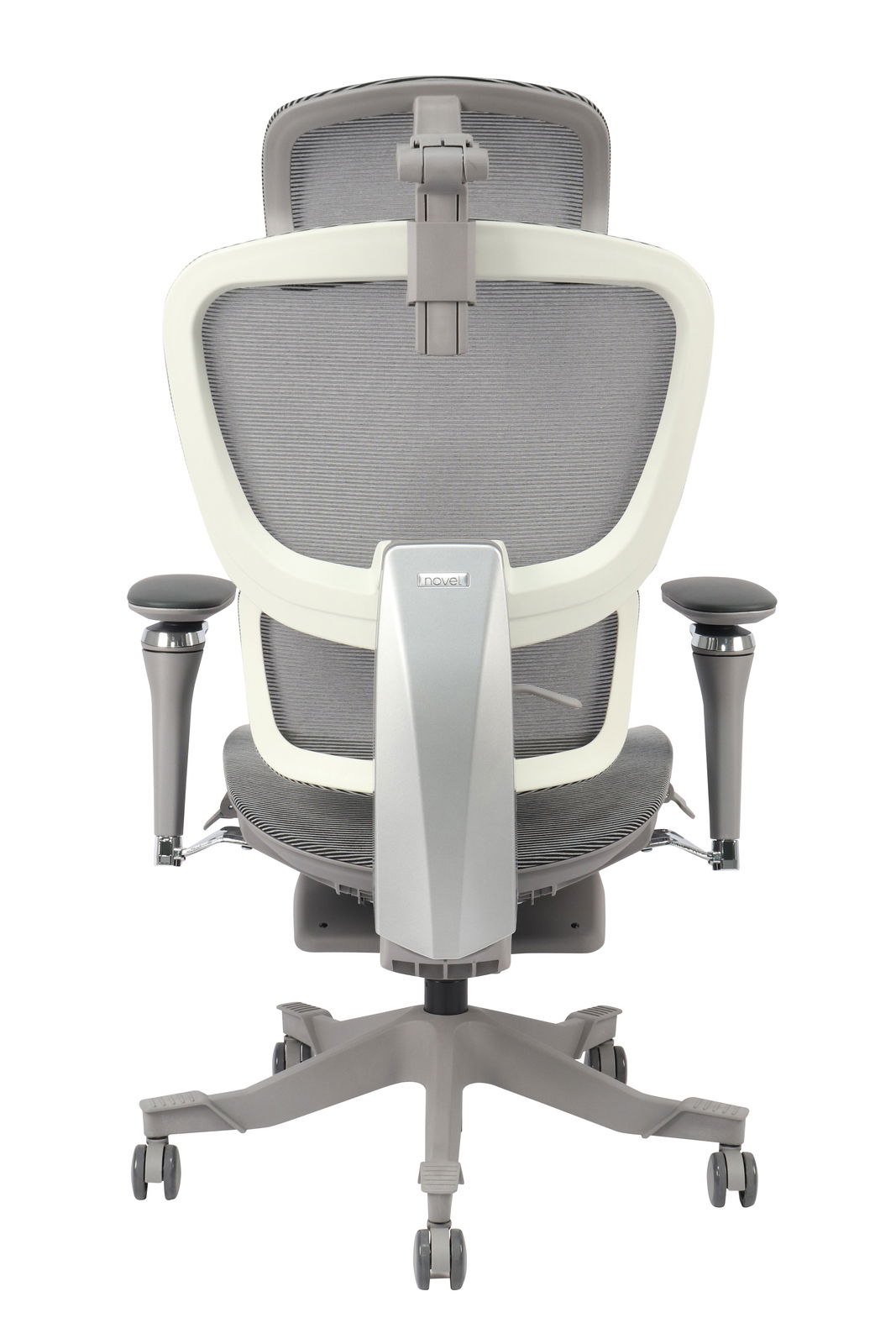 Rückansicht eines modernen grauen Drehstuhls mit ergonomischer Rückenlehne und verstellbaren Armlehnen.