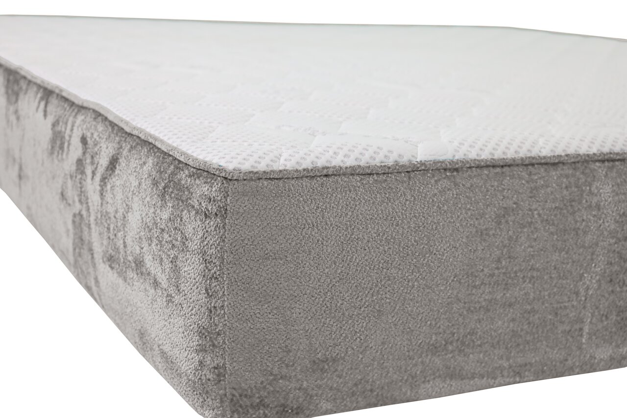 Nahaufnahme eines grauen Polsterbettrahmens aus seitlicher Perspektive