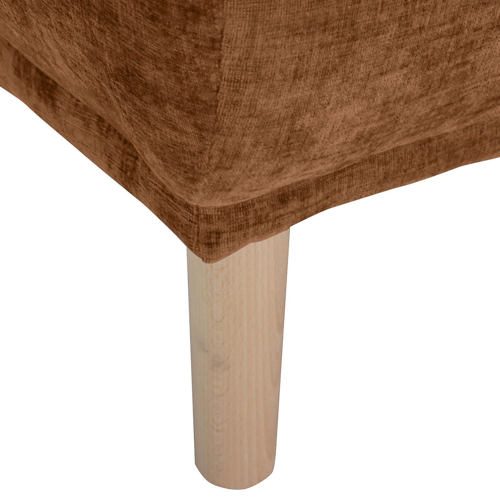 Nahaufnahme eines Hockers mit braunem Stoffbezug und hellem Holzbein, seitliche Perspektive.