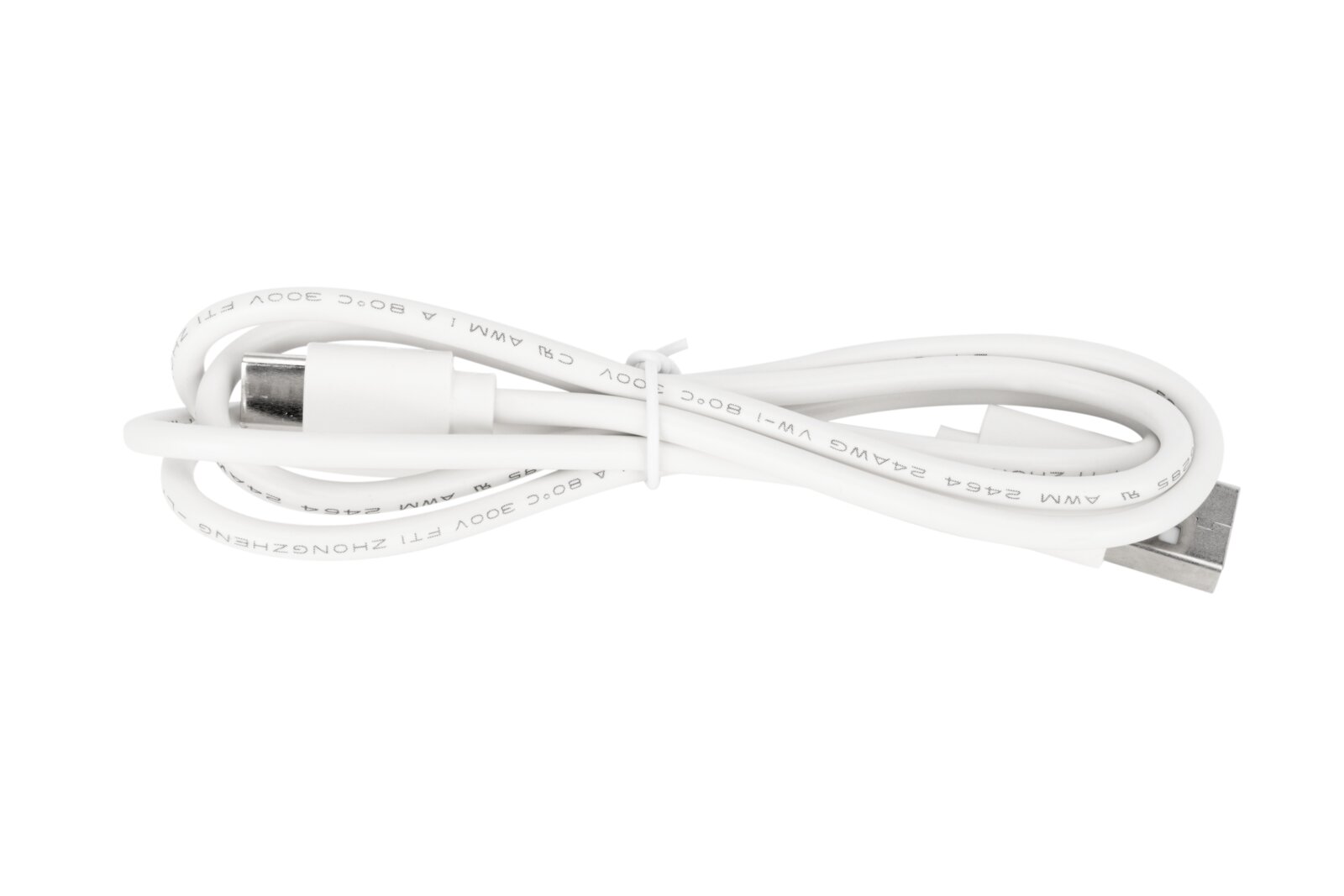 Weißes USB-Kabel mit einem USB-A-Stecker und einem runden Stecker, von oben fotografiert.