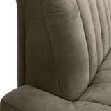 Nahaufnahme einer gepolsterten 2er-Sitzbank in braunem Stoff, seitliche Perspektive