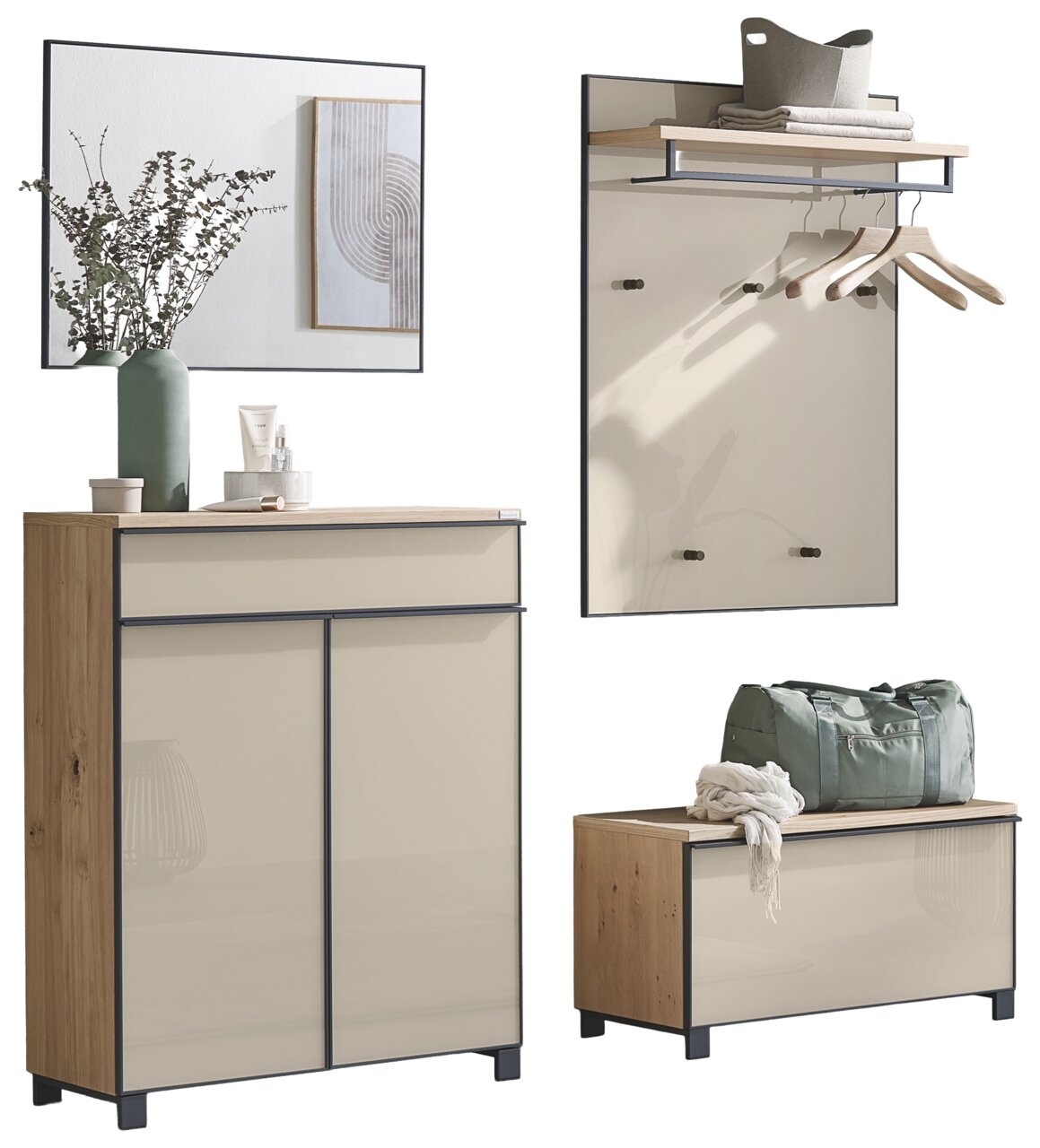 Modernes Garderoben-Set für den Flur mit Schuhschrank, Wandpaneel mit Ablage und Haken sowie Sitzbank in Holzoptik und hellen Fronten, gezeigt in frontaler Perspektive auf weißem Hintergrund.