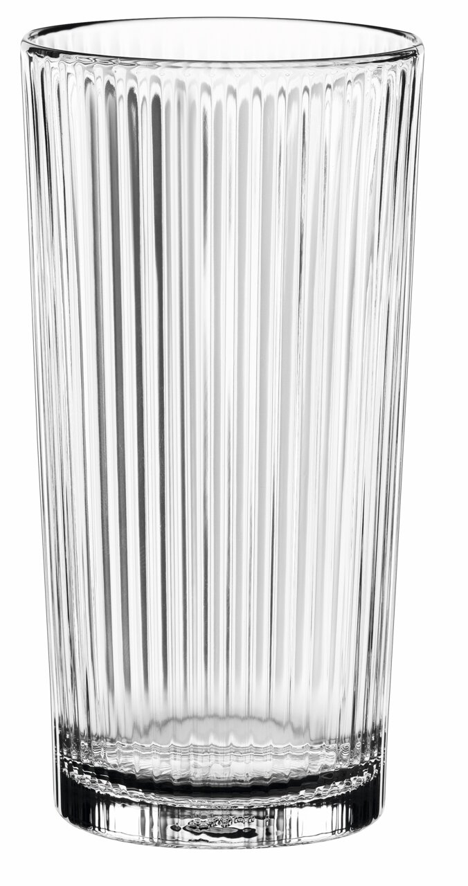 Een close-up van een transparant, geribbeld drinkglas, van voren gezien.